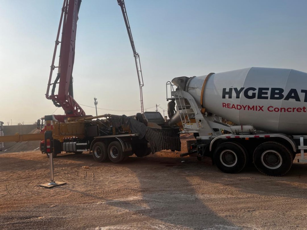 HYGEBAT readymix concrete truck on site